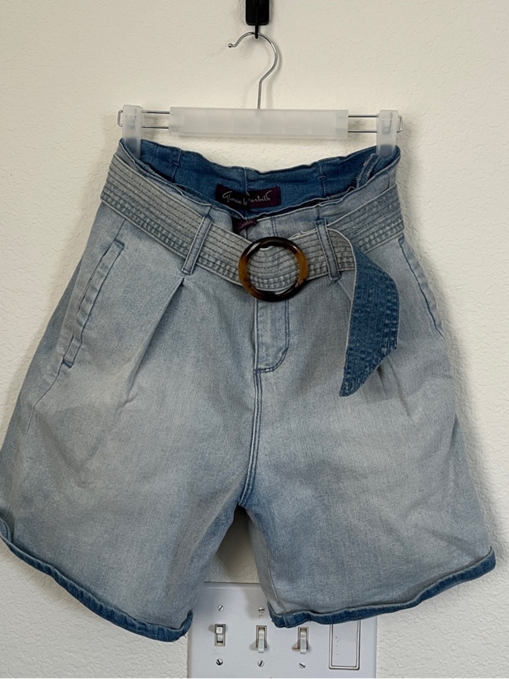 Gloria Vanderbilt Light Wash Denim Bermuda Shorts with Tortoiseshell Ring Belt